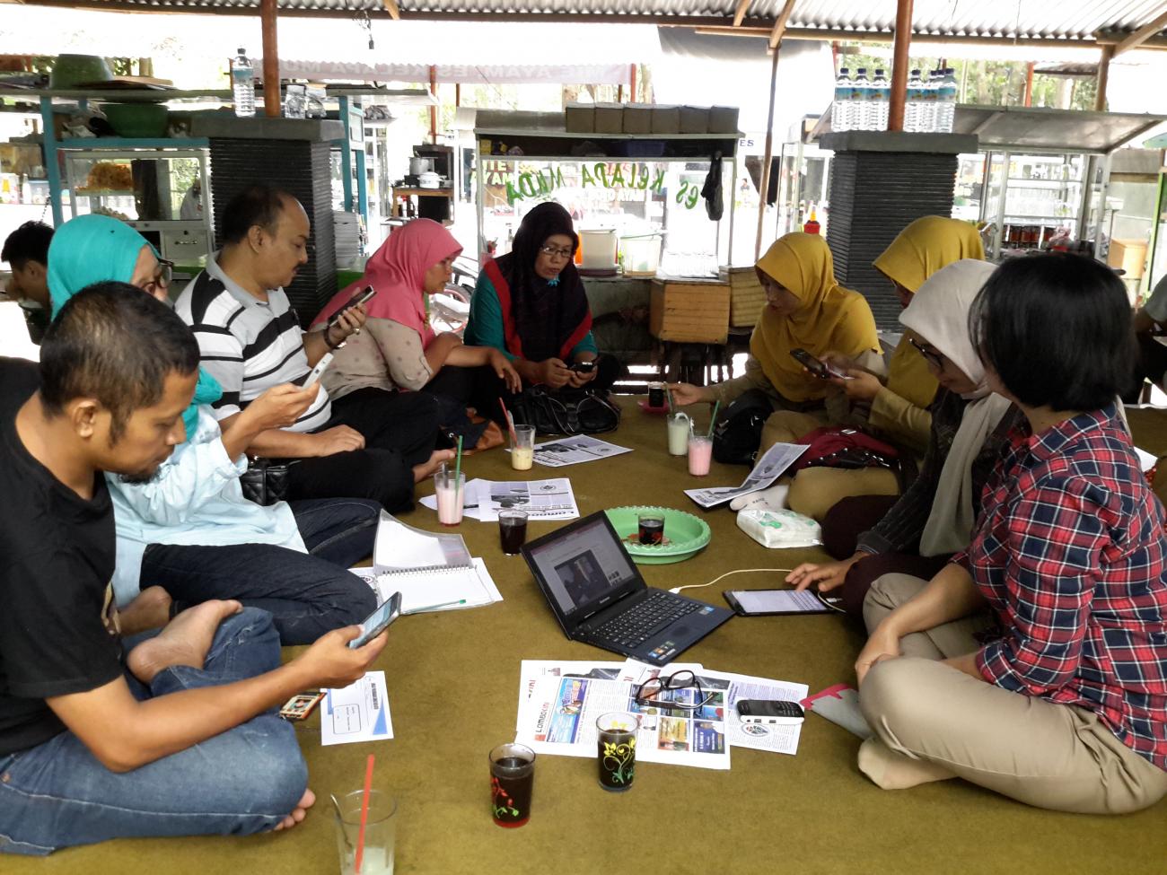 Sosialisasi web Pintar Mampu ke Kelompok Konstituen